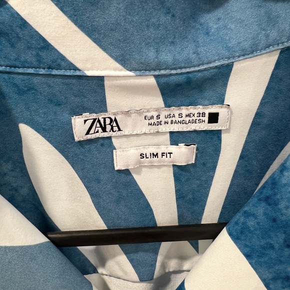 Zara button up shirt, size small - Picture 2 of 3